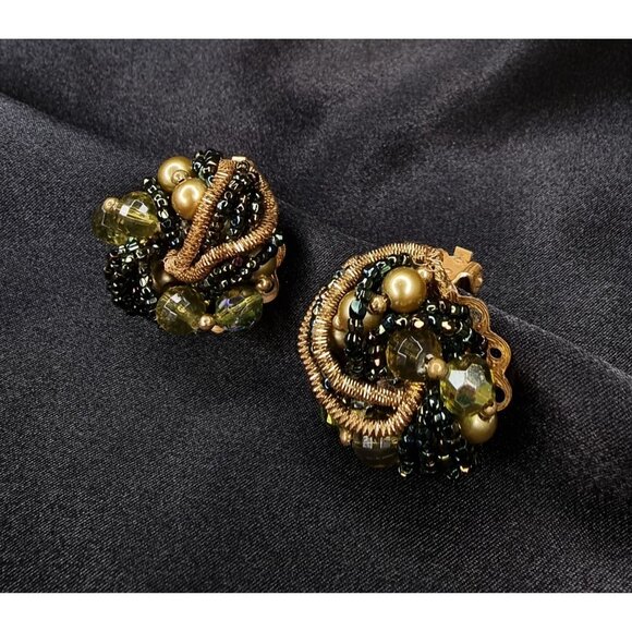 Vintage 1930s-1940s Miriam Haskell Unsigned Clip-On Earrings W/ Green & Gold - Picture 2 of 5